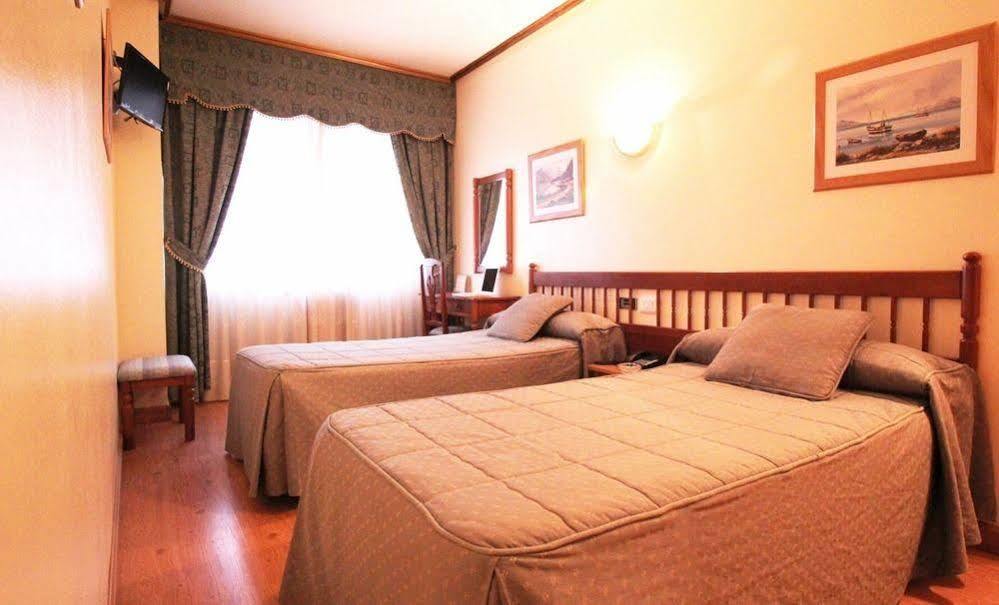 Hotel America Ferrol Kültér fotó